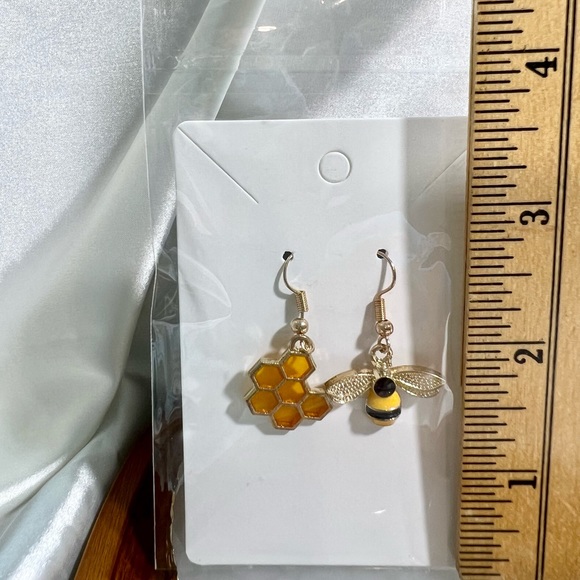 Bee Honeycomb Earrings - Picture 4 of 4
